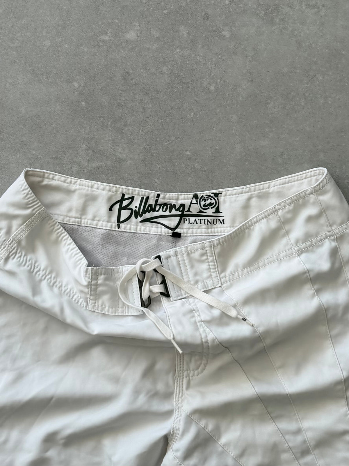 Vintage Billabong Andy Irons Platinum Boardshorts (34)