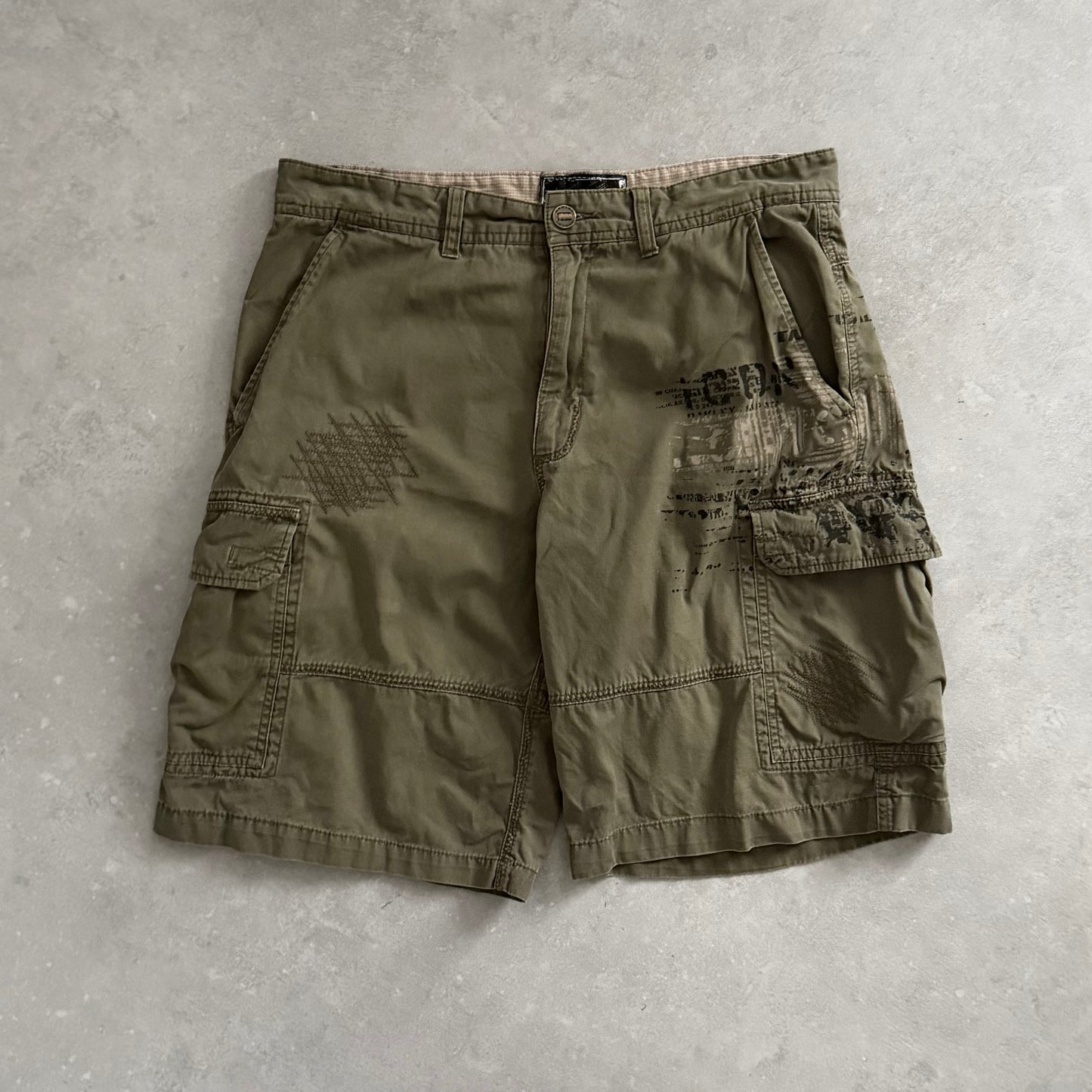 00’s Oakley Cargo Shorts (34)