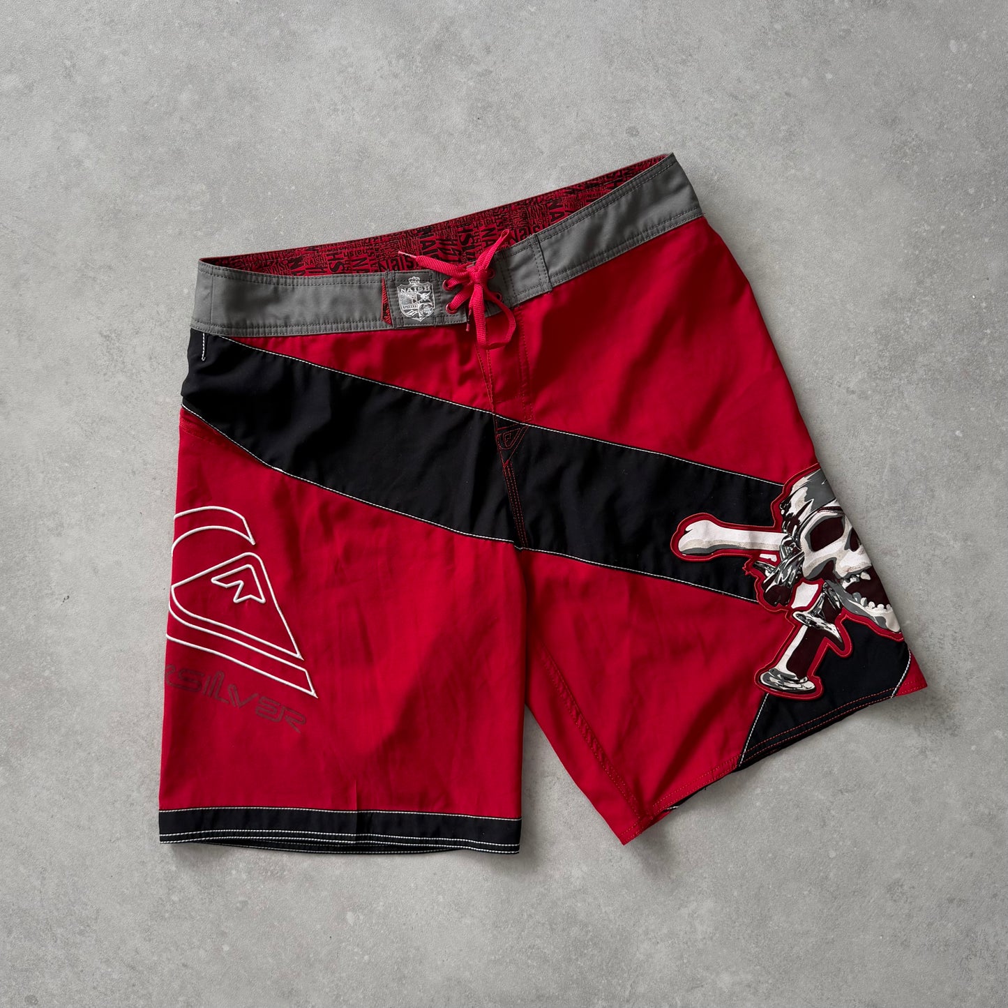 00’s Quiksilver Boardshorts (38)
