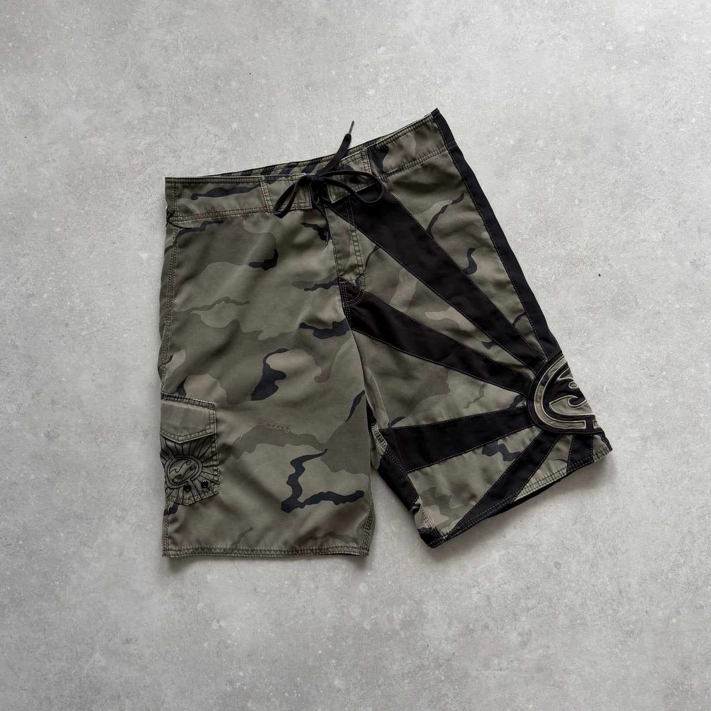 Vintage Billabong Andy Irons Boardshorts (34)