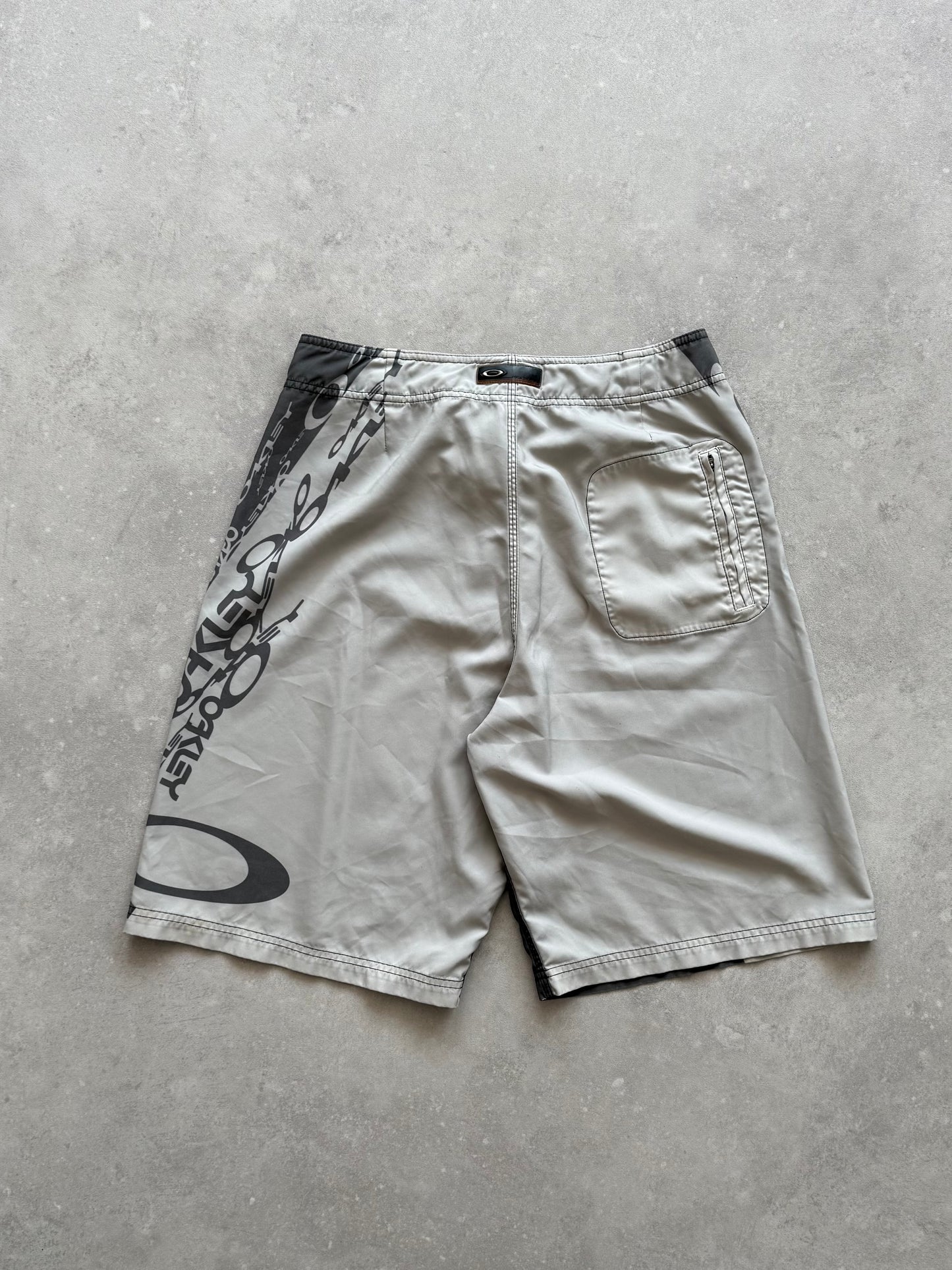 Vintage Oakley Boardshorts (32)