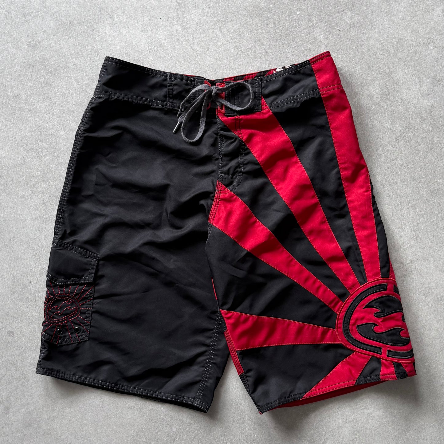 Vintage Billabong Andy Irons Rising Sun Boardshorts (32)