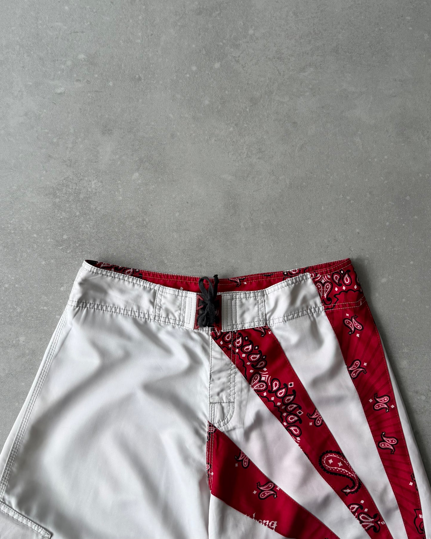Vintage Billabong Rising Sun Paisley Boardshorts (32)