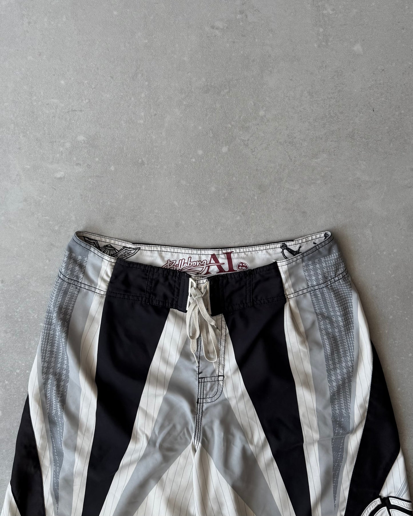 Vintage Billabong Andy Irons Samurai Boardshorts (32)
