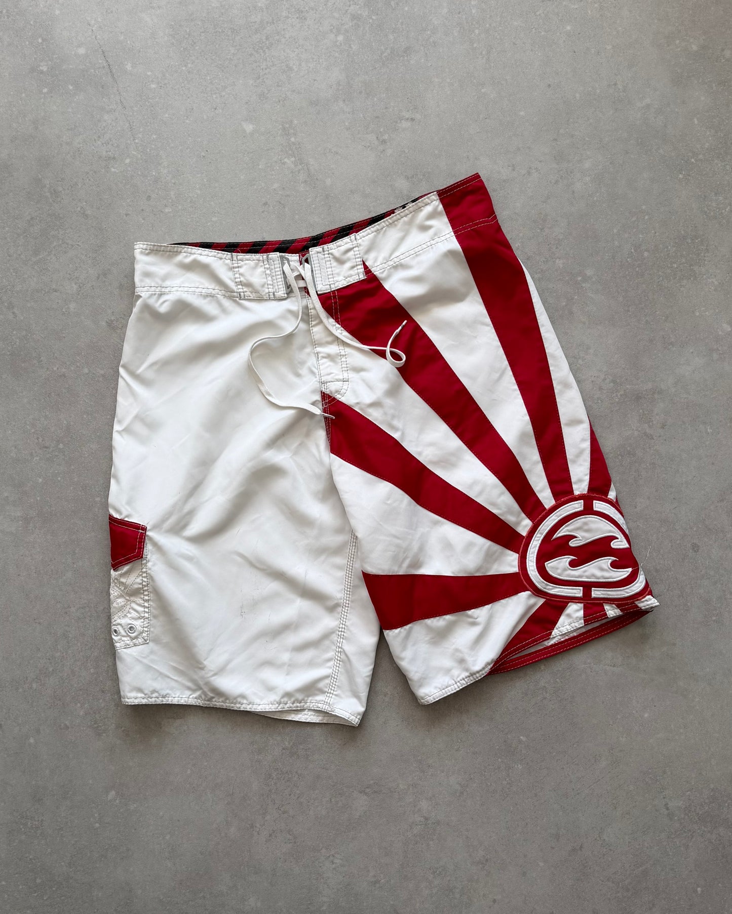 Vintage Billabong Andy Irons Rising Sun Boardshorts (36)