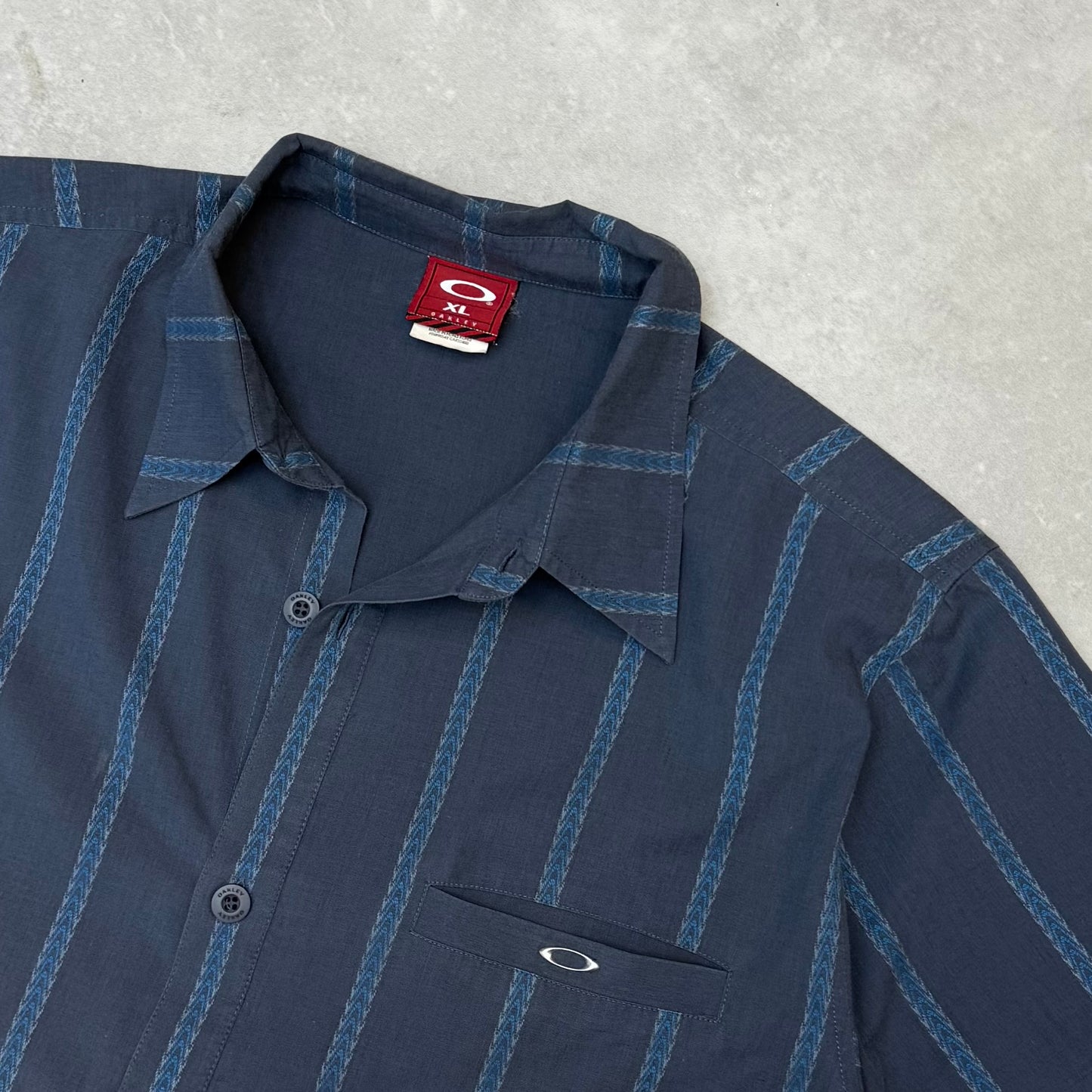 2000’s Oakley Shirt