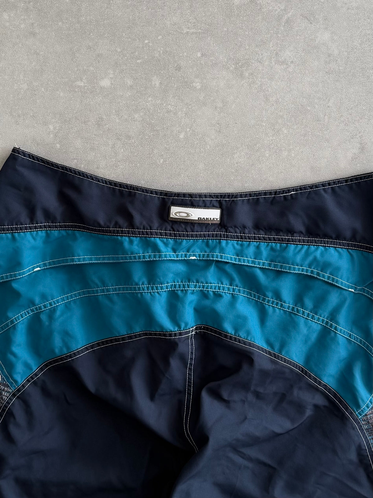 Vintage Oakley Boardshorts (38)