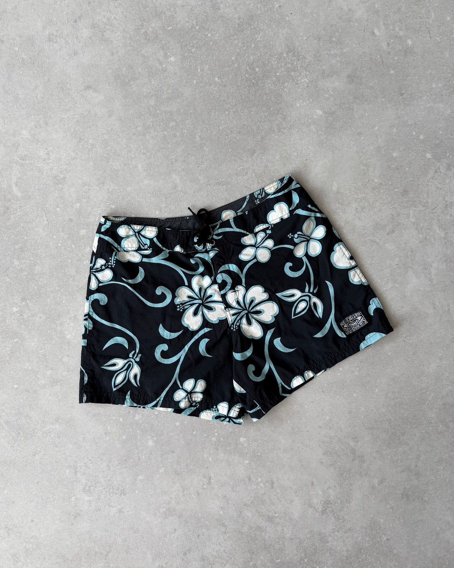 Vintage Quiksilver Women’s Boardshorts (28)