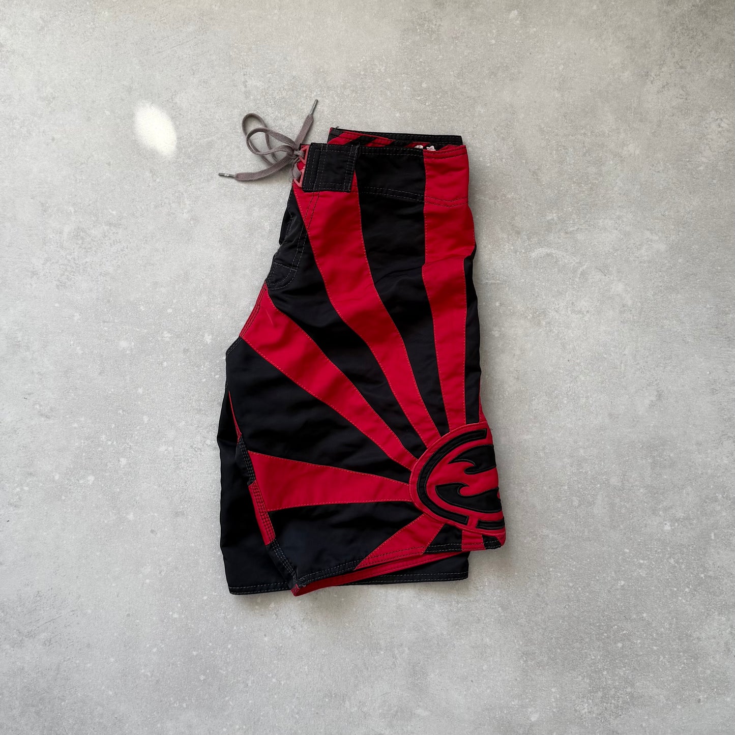 00’s Billabong Andy Irons Rising Sun Boardshorts (31)