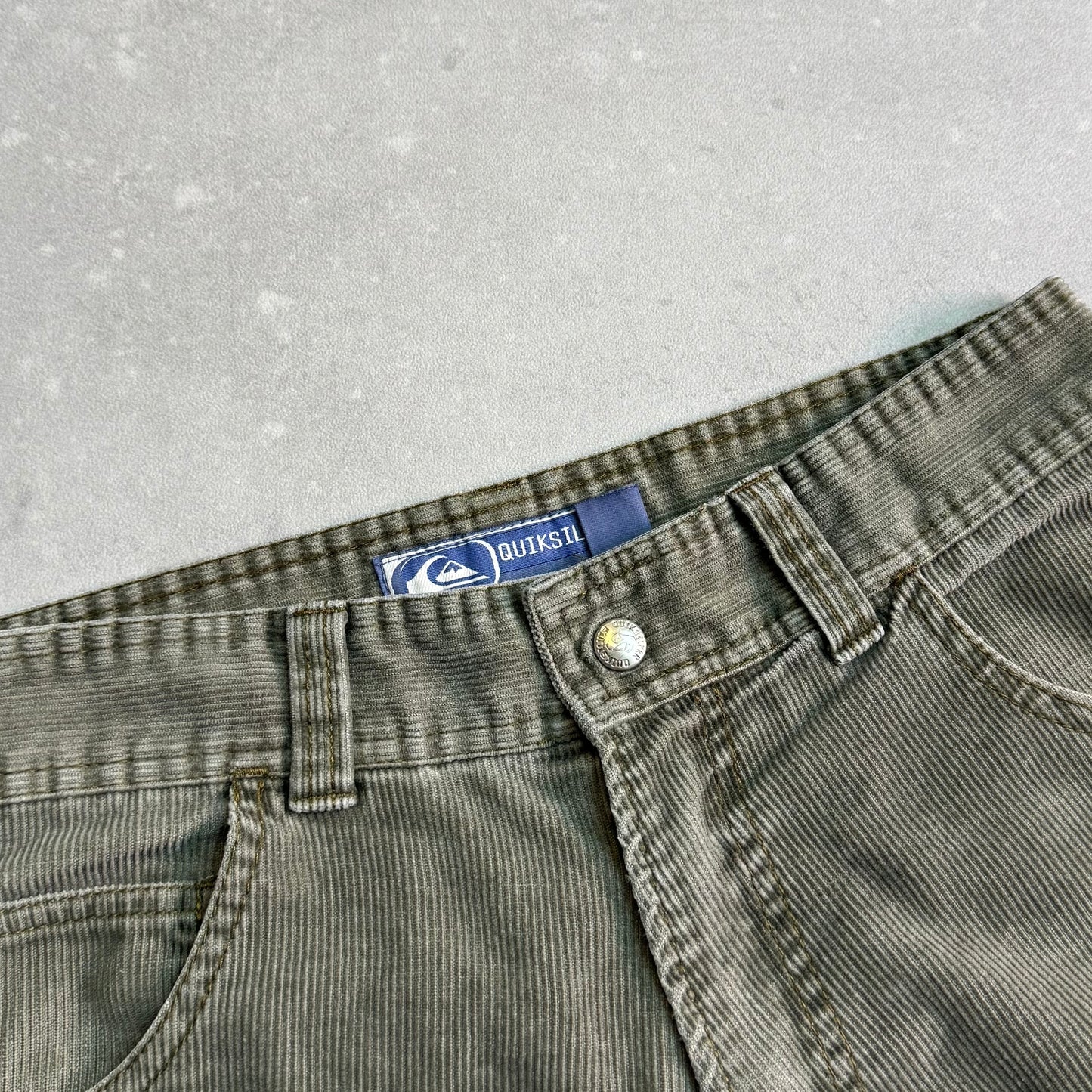 00's Quiksilver Shorts (30)