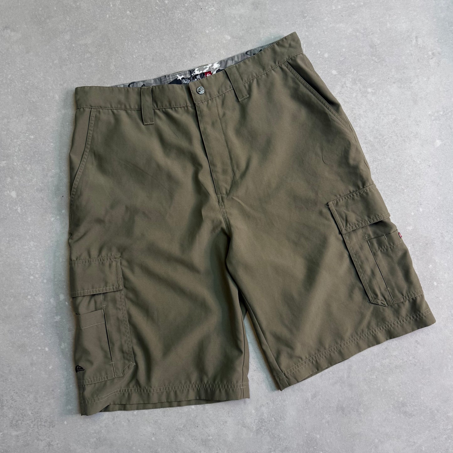00's Quiksilver Cargo Shorts (34)