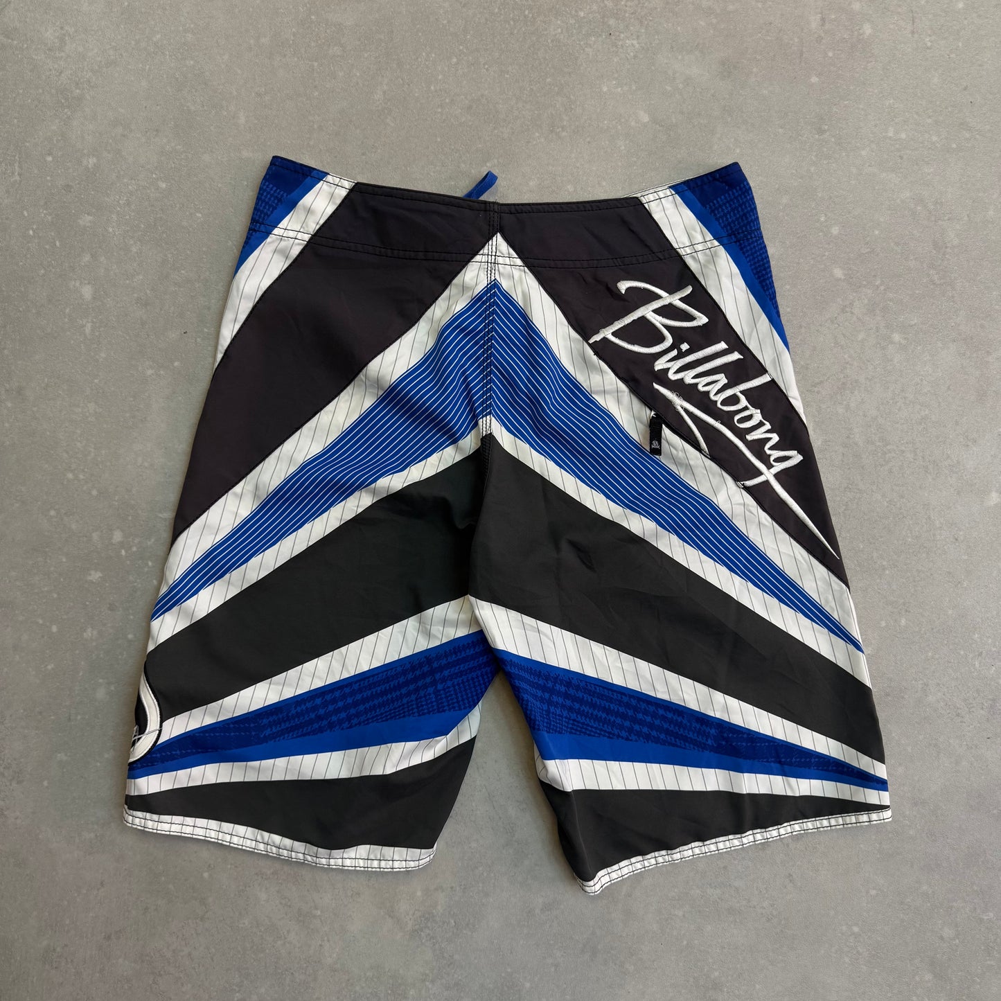 00's Billabong AI Samurai Signature Series Boardshorts (32)